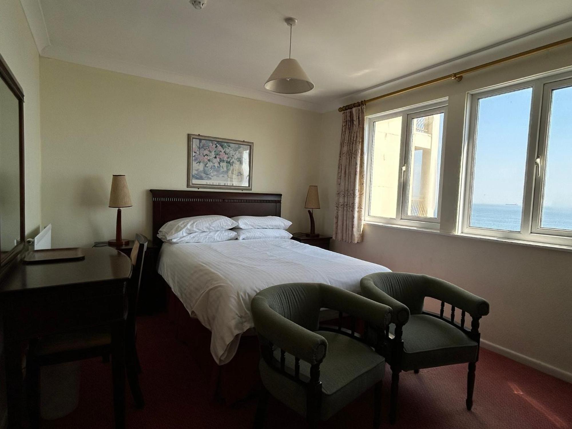 Regent Court - Seafront, Sandown - Free Car Ferry For Bookings Of 3 Or More Nights, Subject To Availability Bagian luar foto
