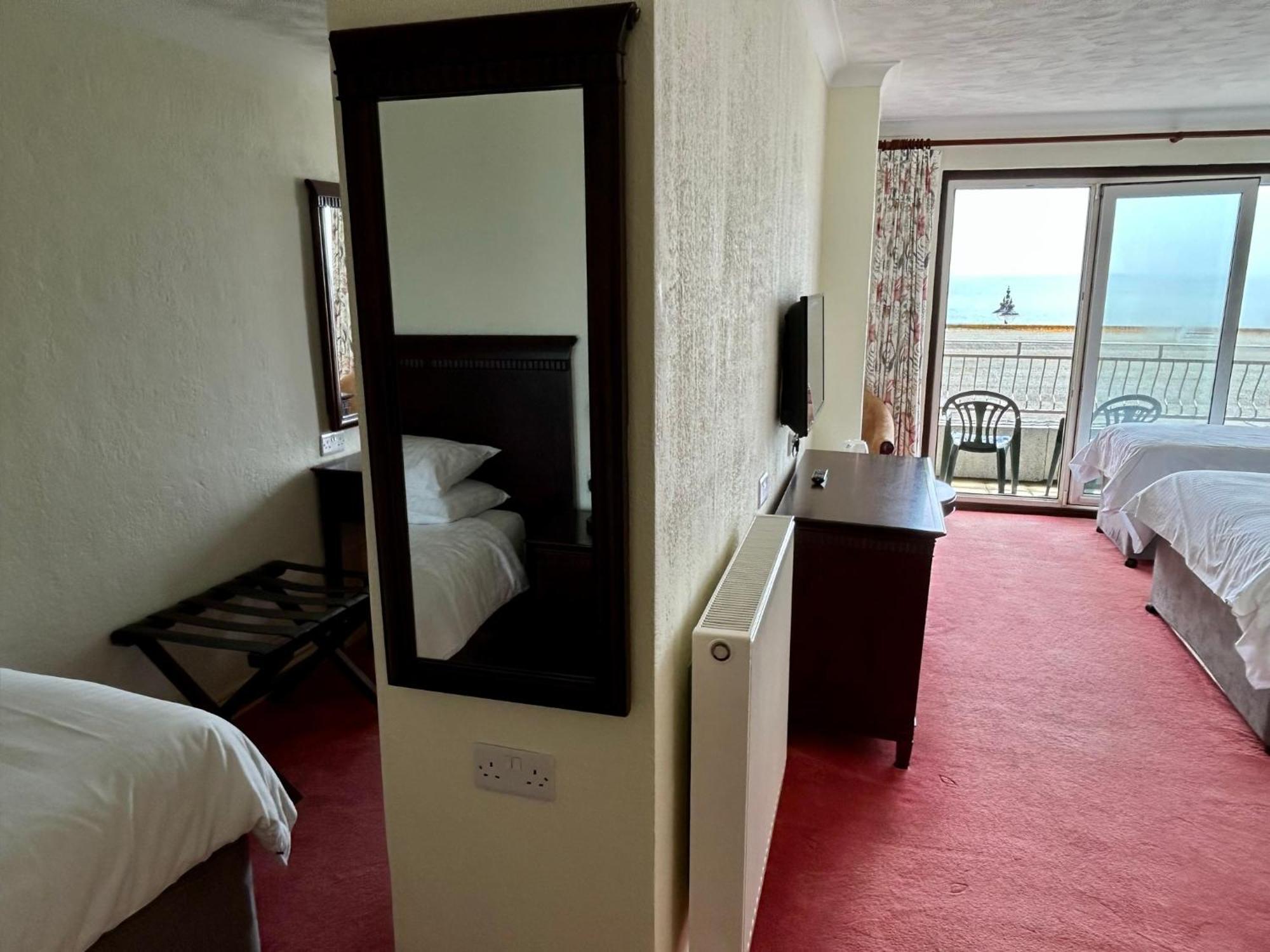 Regent Court - Seafront, Sandown - Free Car Ferry For Bookings Of 3 Or More Nights, Subject To Availability Ruang foto