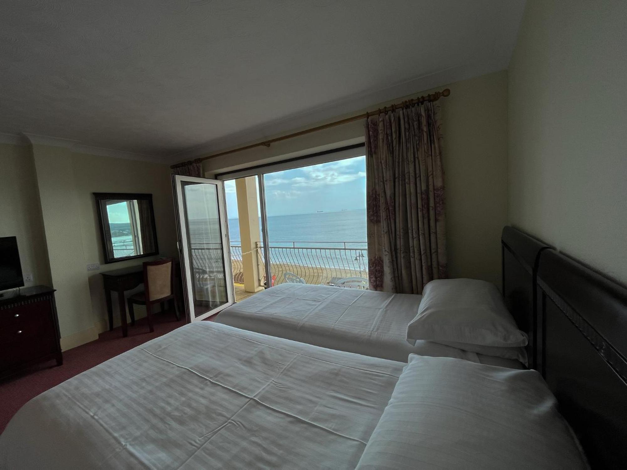 Regent Court - Seafront, Sandown - Free Car Ferry For Bookings Of 3 Or More Nights, Subject To Availability Ruang foto